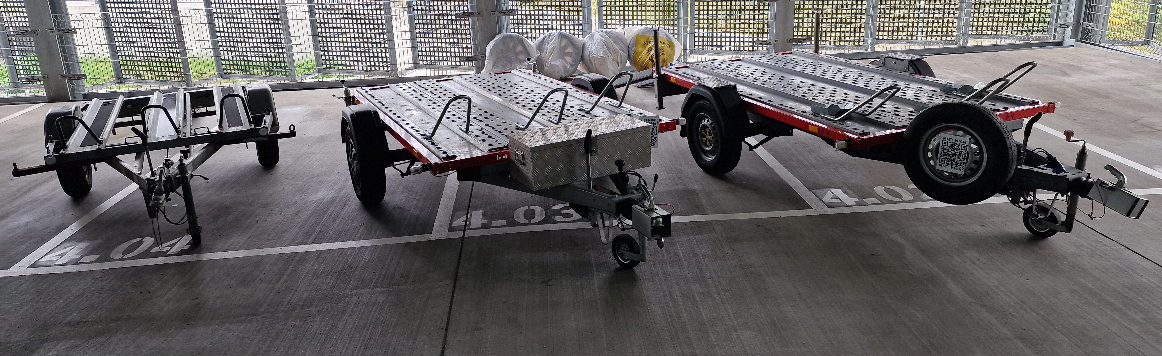 Unsere Motorrad- und Autotransportanhänger