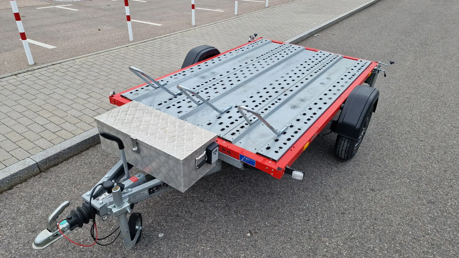 Stema STM 02 Nummer 2 schräg von vorne mit Transportbox